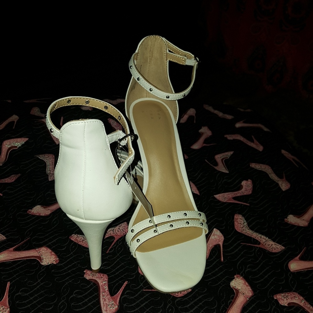 nwt a new day heels